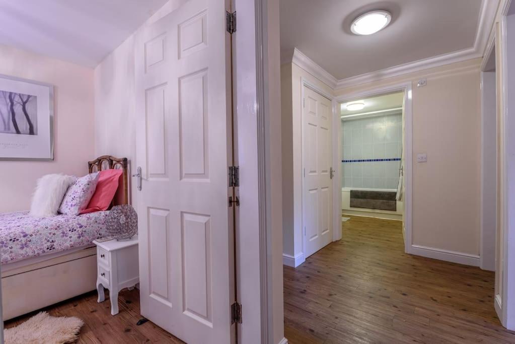 Ingledale Apartment, Ingleton, Yorkshire Dales National Park, Famous Three Peaks, Near The Lake District, Pets Are Welcome イングルトン エクステリア 写真