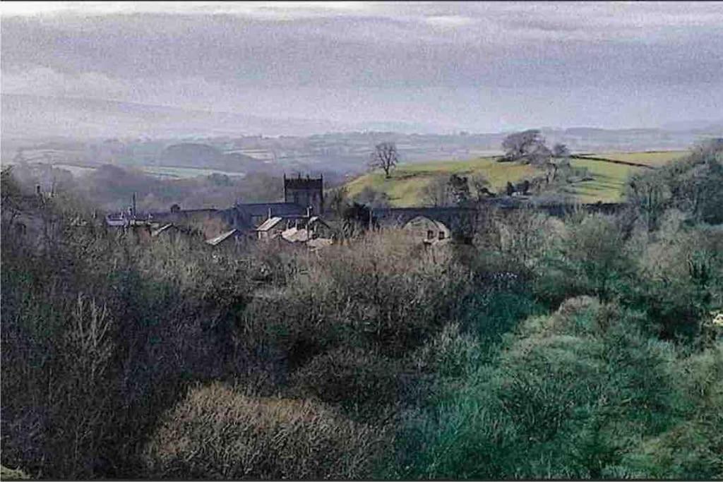 Ingledale Apartment, Ingleton, Yorkshire Dales National Park, Famous Three Peaks, Near The Lake District, Pets Are Welcome イングルトン エクステリア 写真