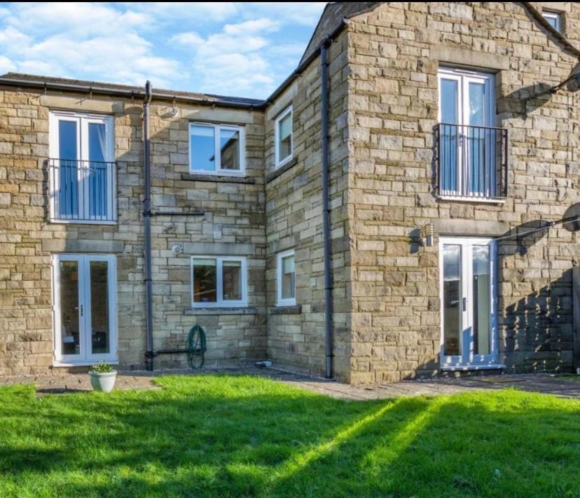 Ingledale Apartment, Ingleton, Yorkshire Dales National Park, Famous Three Peaks, Near The Lake District, Pets Are Welcome イングルトン エクステリア 写真